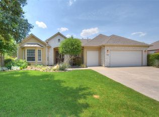 102 Kingfisher Dr, Georgetown, TX 78633