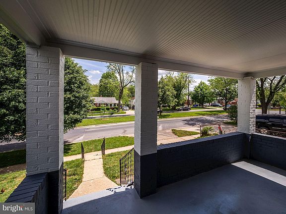 3rd image of 12802 Parkland Dr