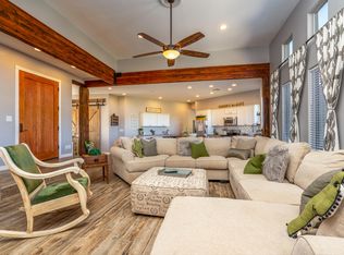 38006 N 18th St, Phoenix, AZ 85086