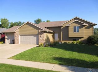 400 W 5th St, Tea, SD 57064