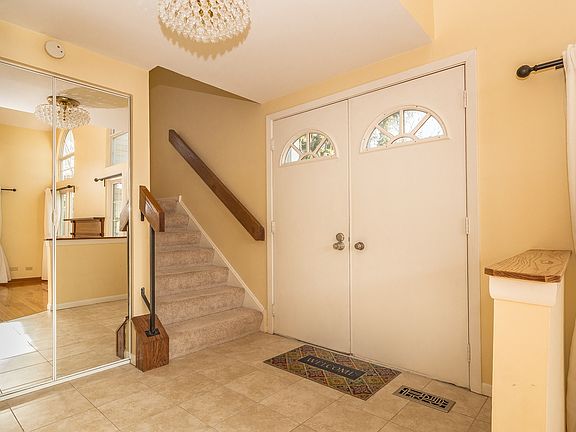 5th image of 900 Sturnbridge Ct