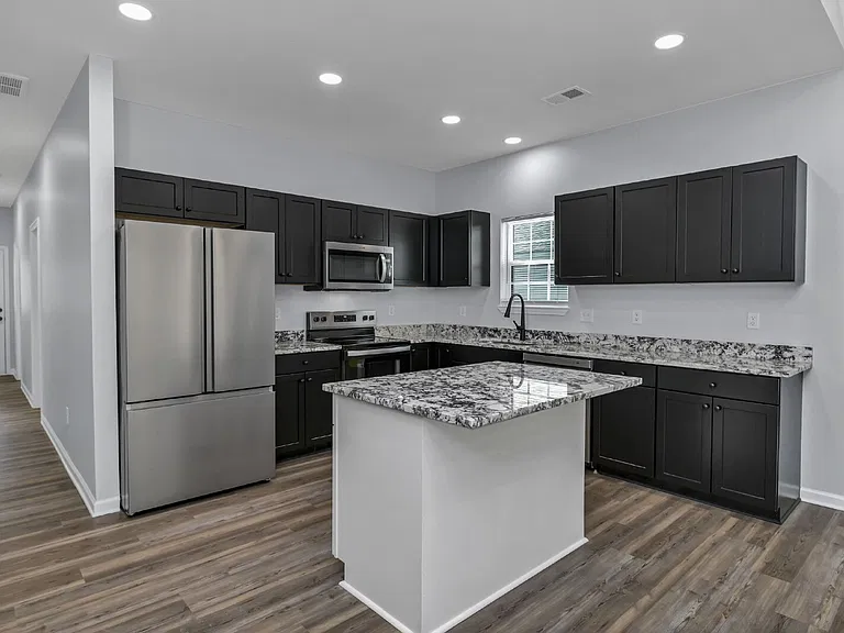 32 Roberson St — Photo 10