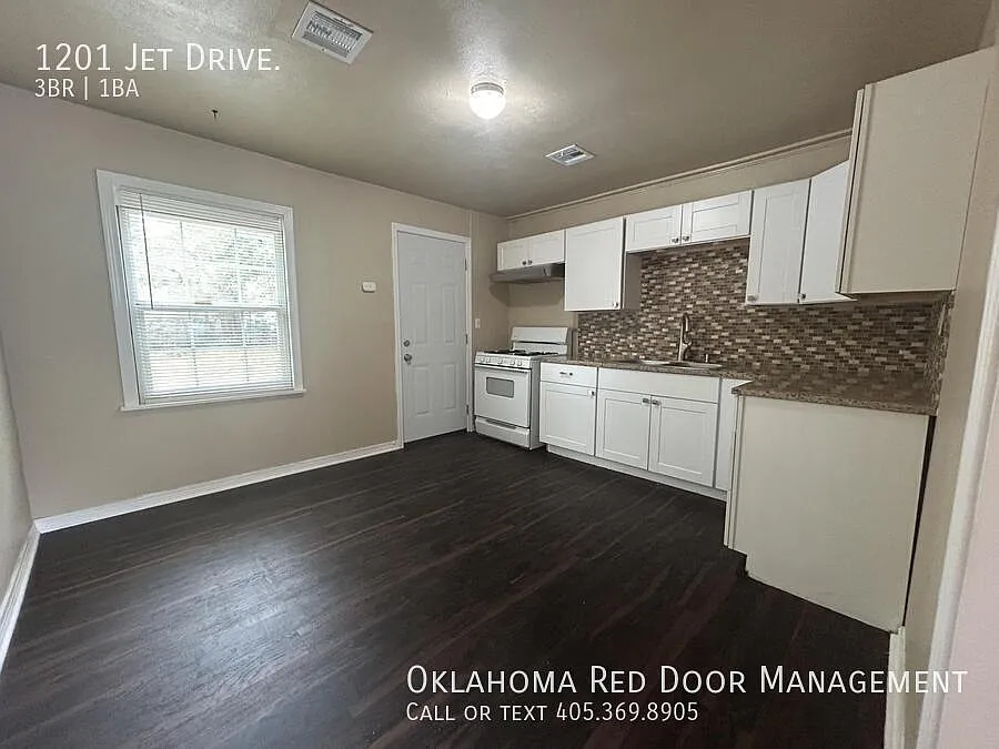 3 bed, 1032 sqft, $1,150 — Photo 4