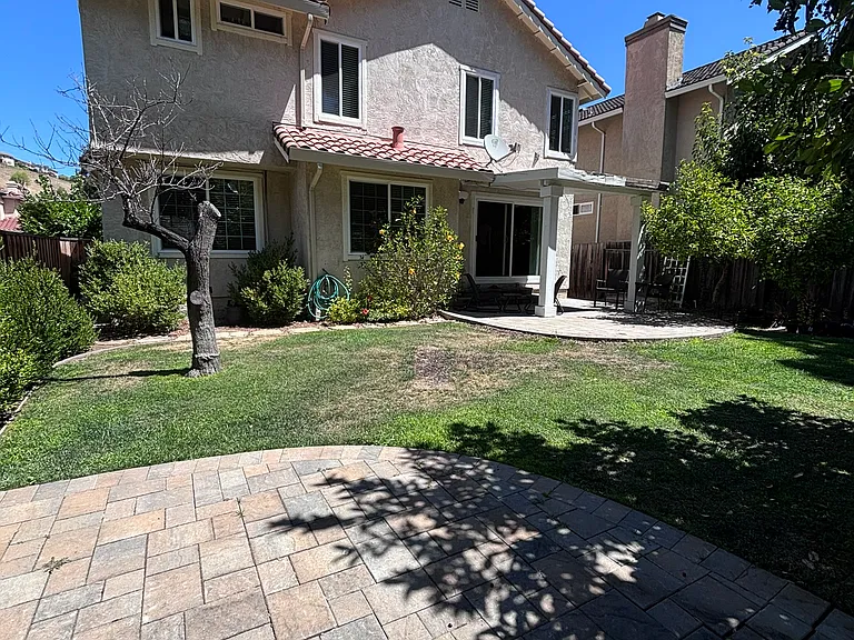 1084 Sunrise Dr — Photo 38