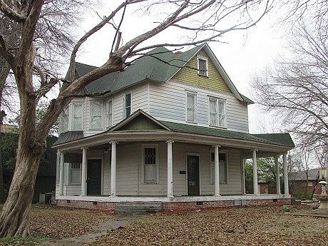 1st image of 912 S College St