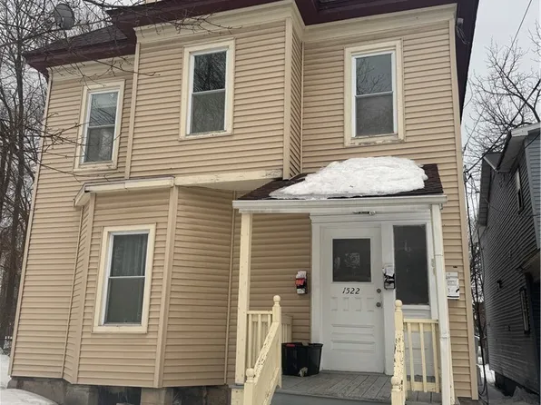 1522 Oneida St, Utica, NY 13501