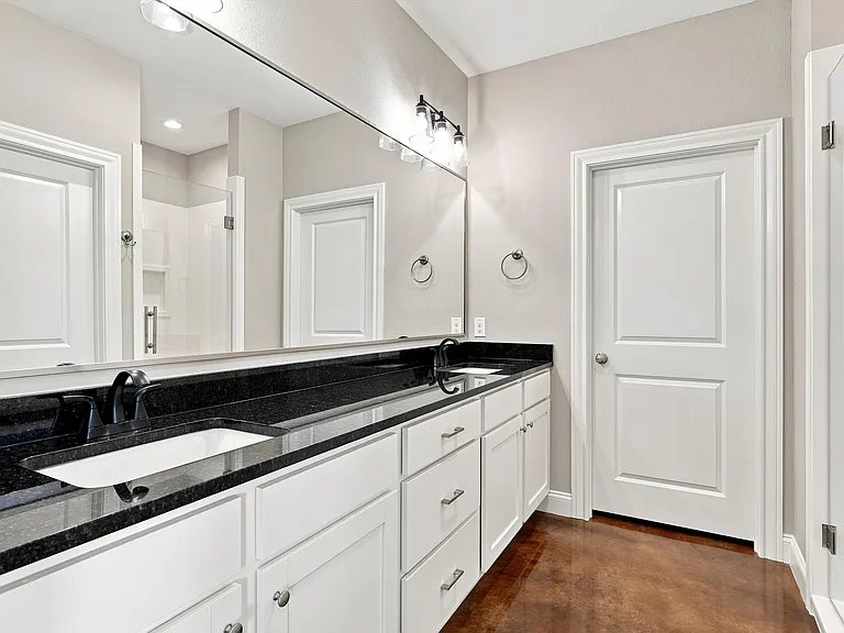2417 Sloan Cir #B — Photo 11