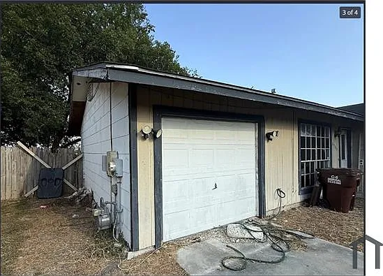 8200 Glen Lark — Photo 2