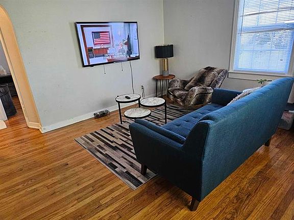 3rd image of 810 N Duval St APT C