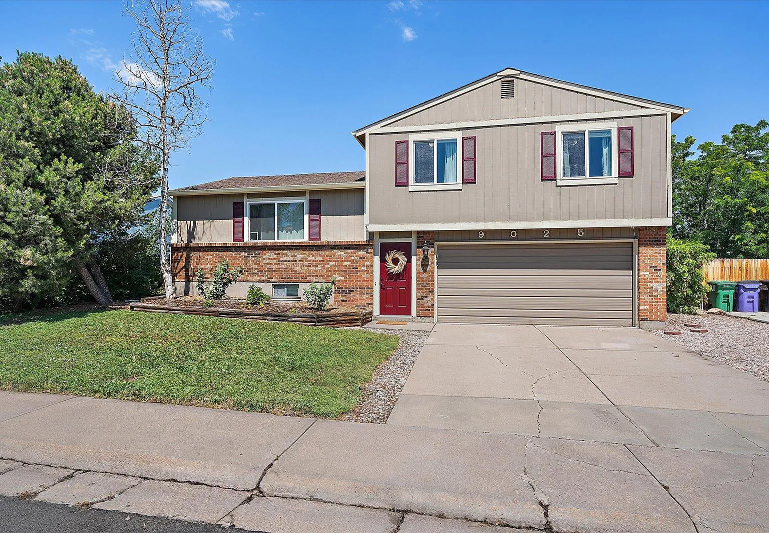 9025 W Bellwood Pl — Photo 2