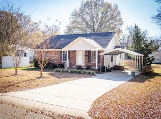 1004 Louise Ave, Eden, NC 27288