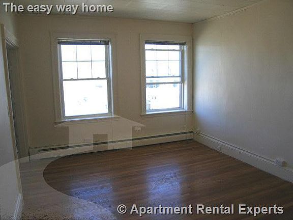 3rd image of 36 College Ave #11