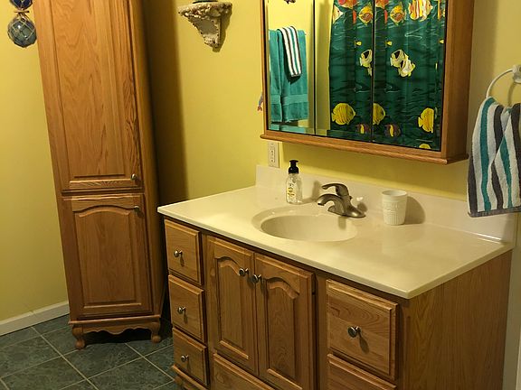 Lower level bath 9x10