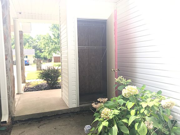 5th image of 227 Meadow St
