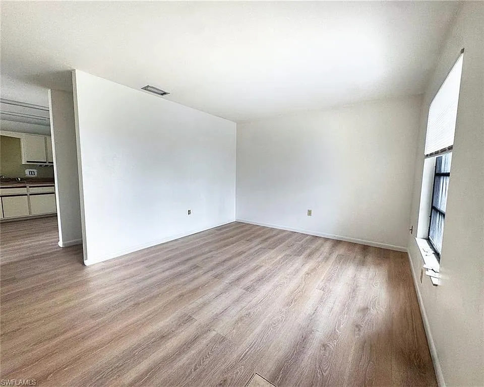 2 bed, 1.0 bath, 1000 sqft, $1,900 — Photo 3