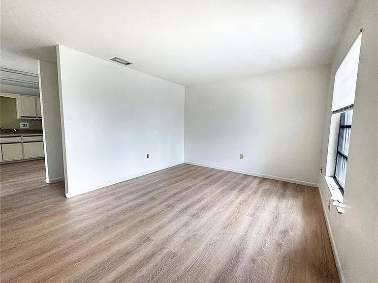 699 110th Ave N #A — Photo 3