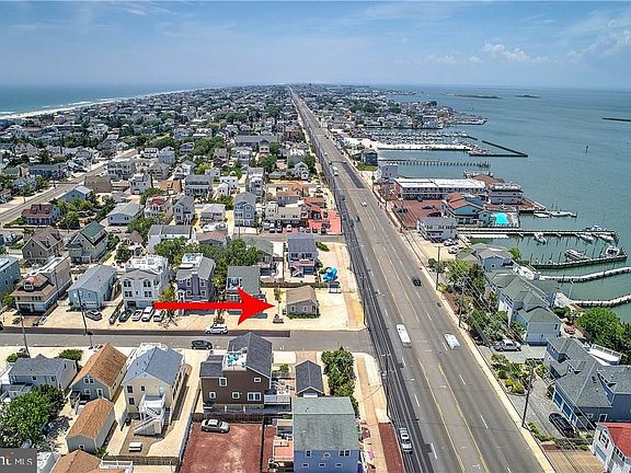 4th image of 2713 Long Beach Blvd