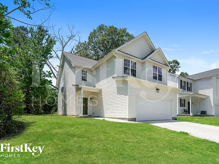 1818 Yarbrough Dr — Photo 2