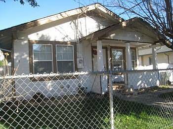 1st image of 418 W 10th St