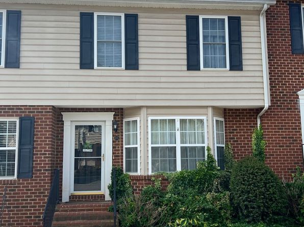 110 Aaron Pl APT 207