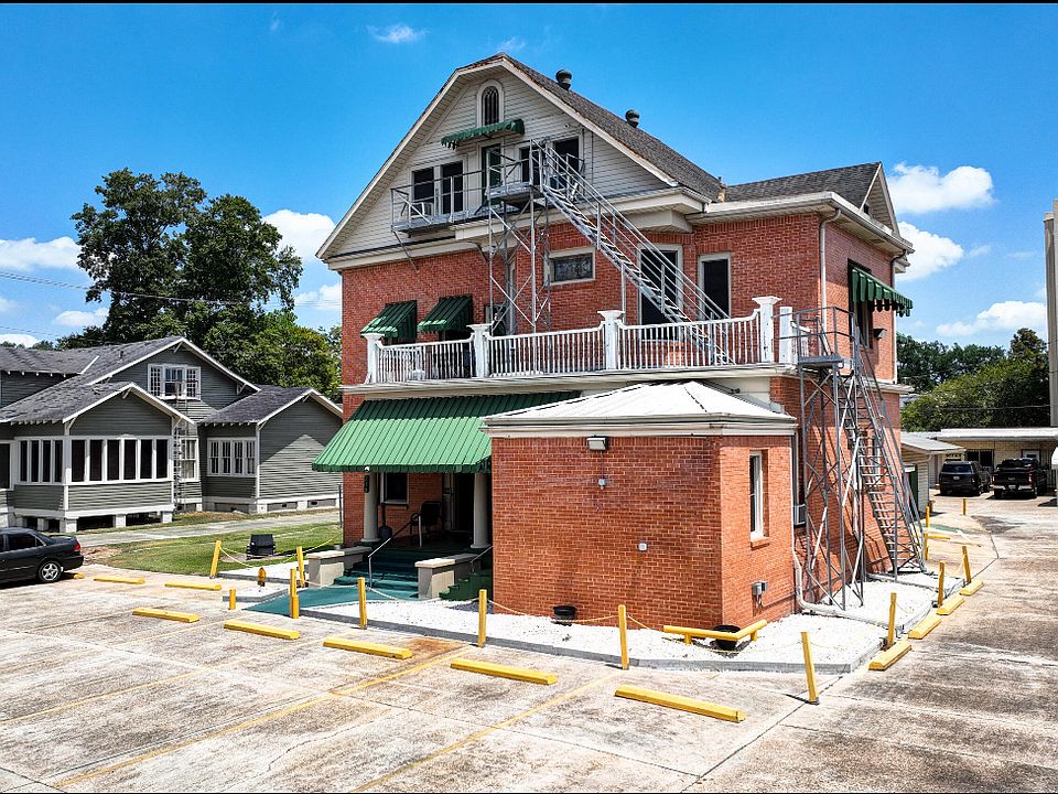 1st image of 218 W Saint Peter St
