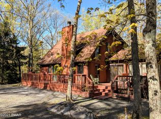 800 Pinto Ct, Lords Valley, PA 18428