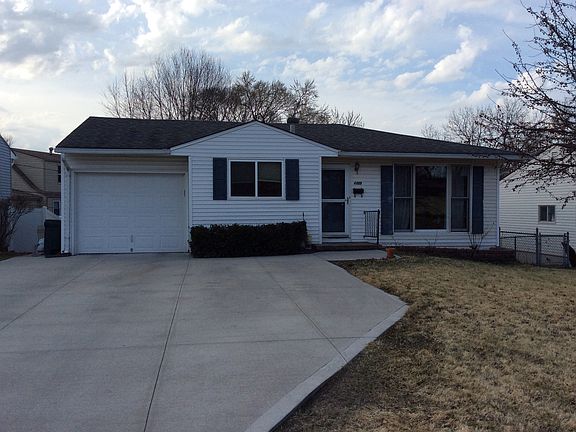 2nd image of 4869 Robin Hill Dr