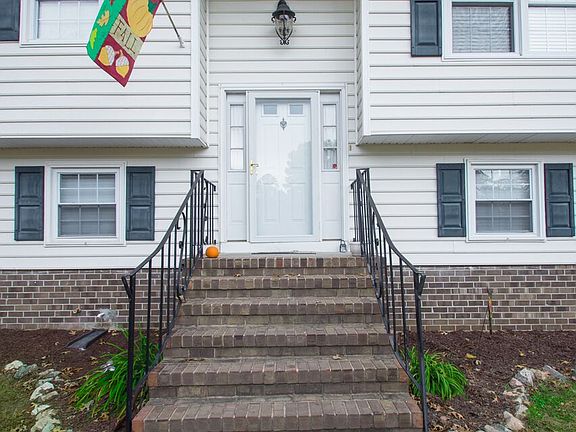 3rd image of 9536 Kathleen Dr