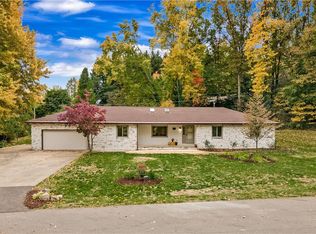 4305 La Burnum Dr, Akron, OH 44319