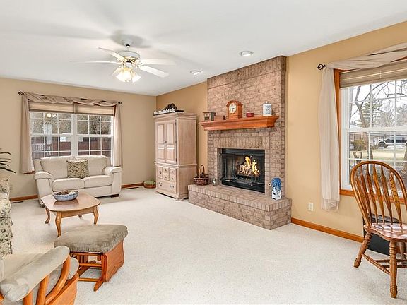 5th image of 824 Tanglewood Dr