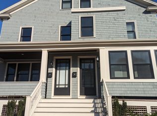 13 Kay St, Newport, RI 02840