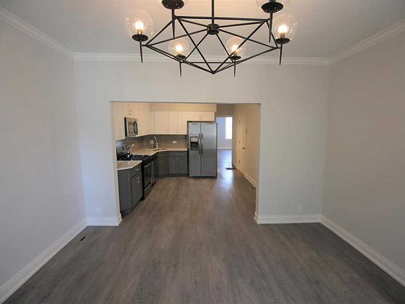 3rd image of 3050 N Clifton Ave #1