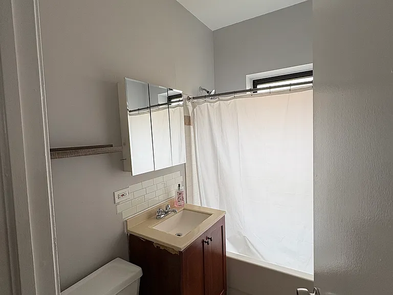 841 W Sunnyside Ave #302 — Photo 5