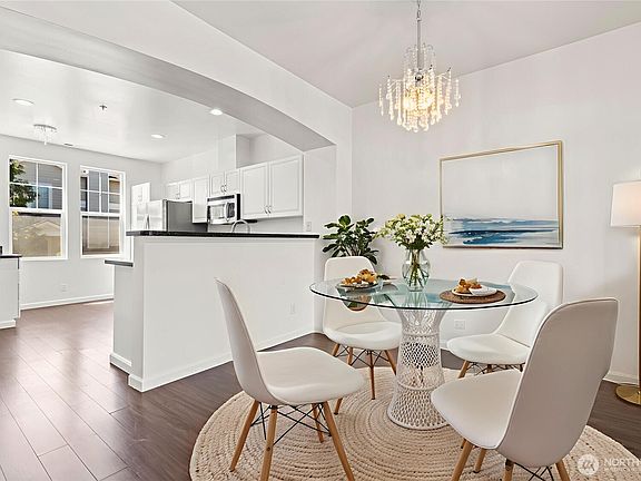4th image of 23218 62nd Avenue S #21-4