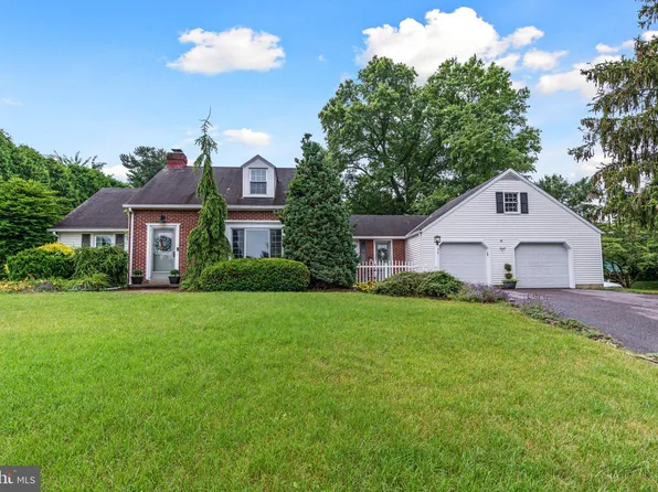 36 Orchard Ln, Boyertown, PA 19512