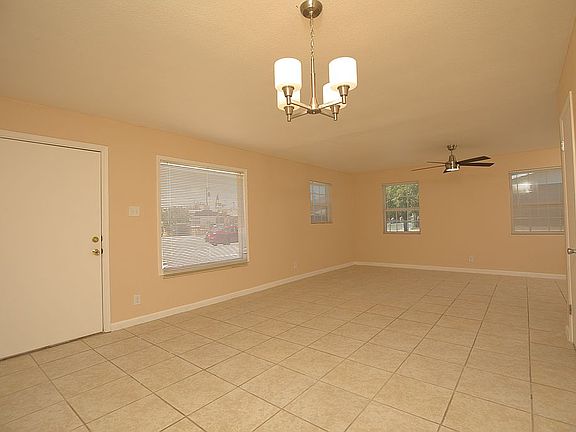 4th image of 5125 Saxon Dr