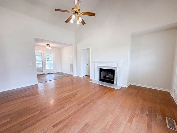 3rd image of 1037 Shadowbrook Dr