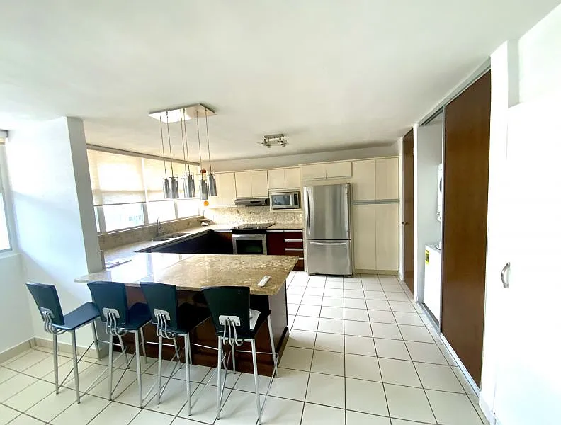 3 bed, 2.0 bath, 1466 sqft, $2,100 — Photo 3