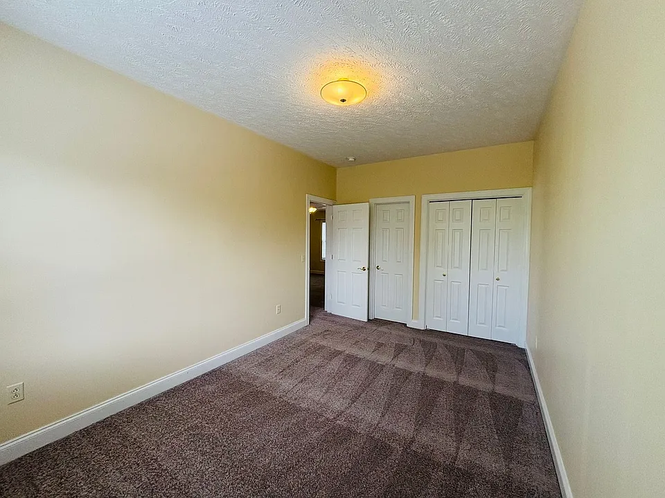 230 Willow Oak Dr