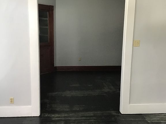 3rd image of 219 S East St