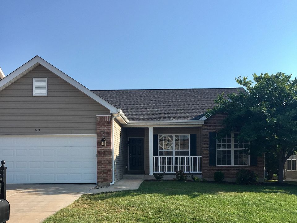 1st image of 691 Springfield Dr