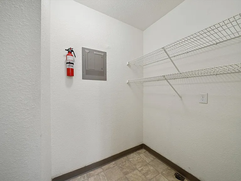 Two Bedroom (Classic) - 2 Bed / 2 Bath - 897 Sq.Ft.