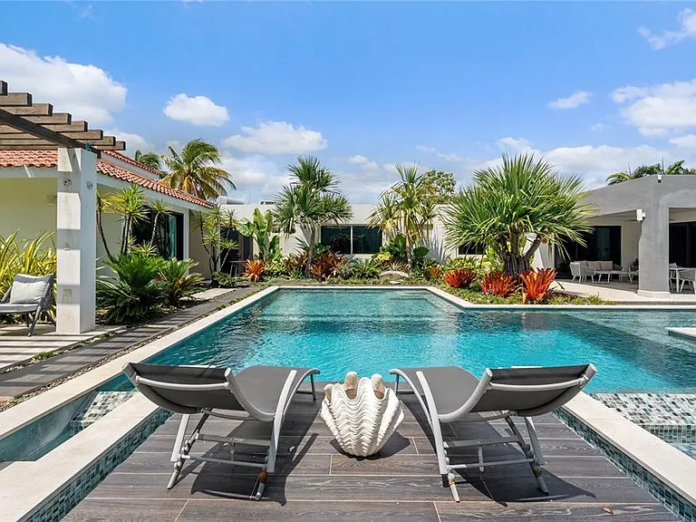 370 Dorado Bch E — Photo 3