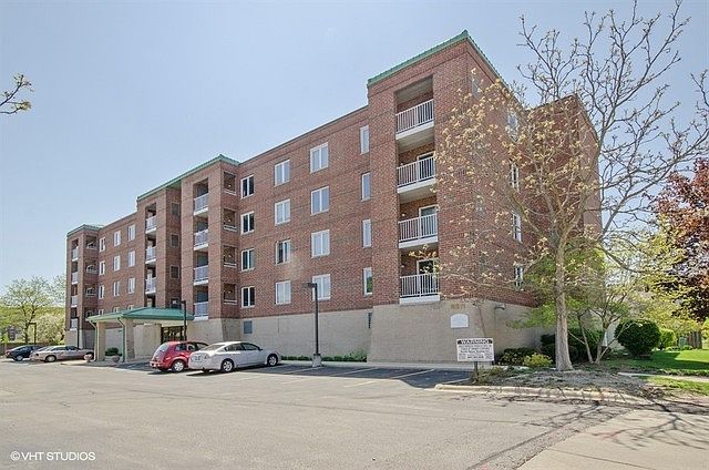 1st image of 6211 Lincoln Ave Unit 205