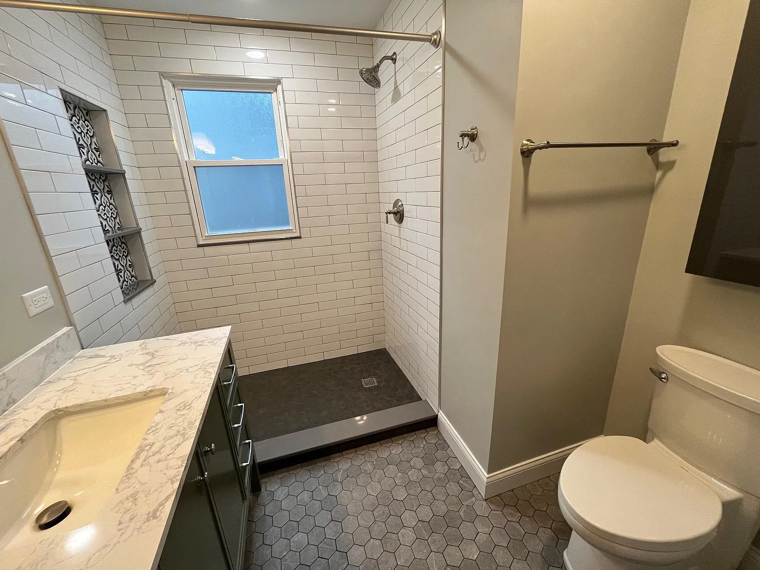2 bed, 1210 sqft, $3,500 — Photo 4