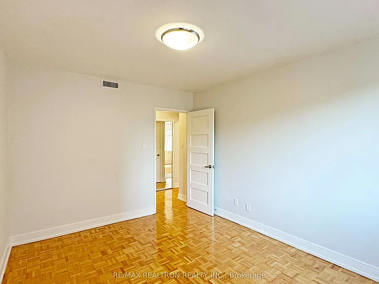 95 Lawton Blvd #706 — Photo 7