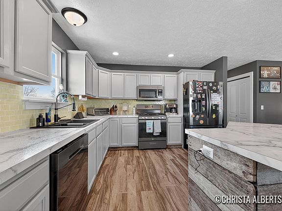 5th image of 192 Sweet Meadow Dr