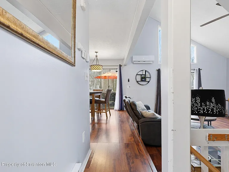 1379 Winding Way — Photo 5