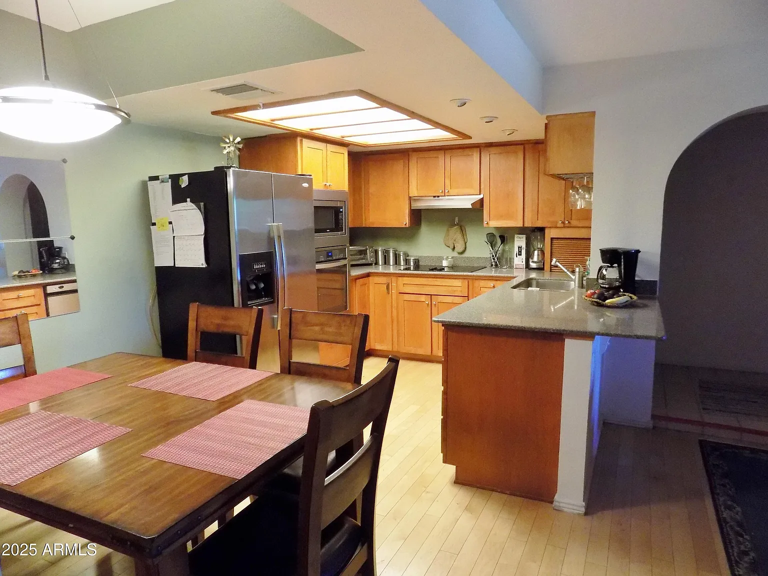 1 bed, 1.0 bath, 685 sqft, $1,375 — Photo 2