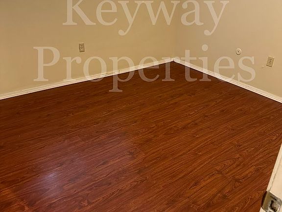 4th image of 2913 Muriel St NE #1